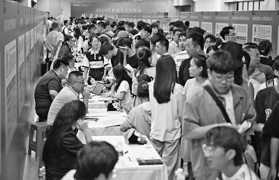 海南省2024年暑期人才招聘會舉行