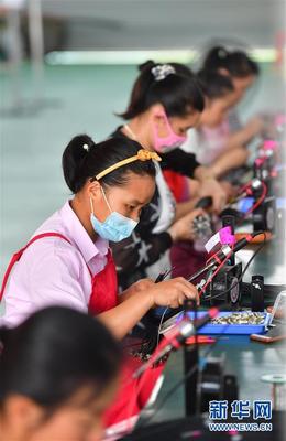 攻堅克難贏未來--從政府工作報告看2020年中國發(fā)展走向