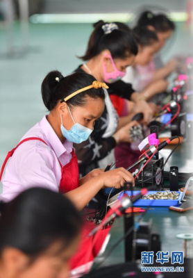 精彩圖集 攻堅克難贏未來--從政府工作報告看2020年中國發(fā)展走向